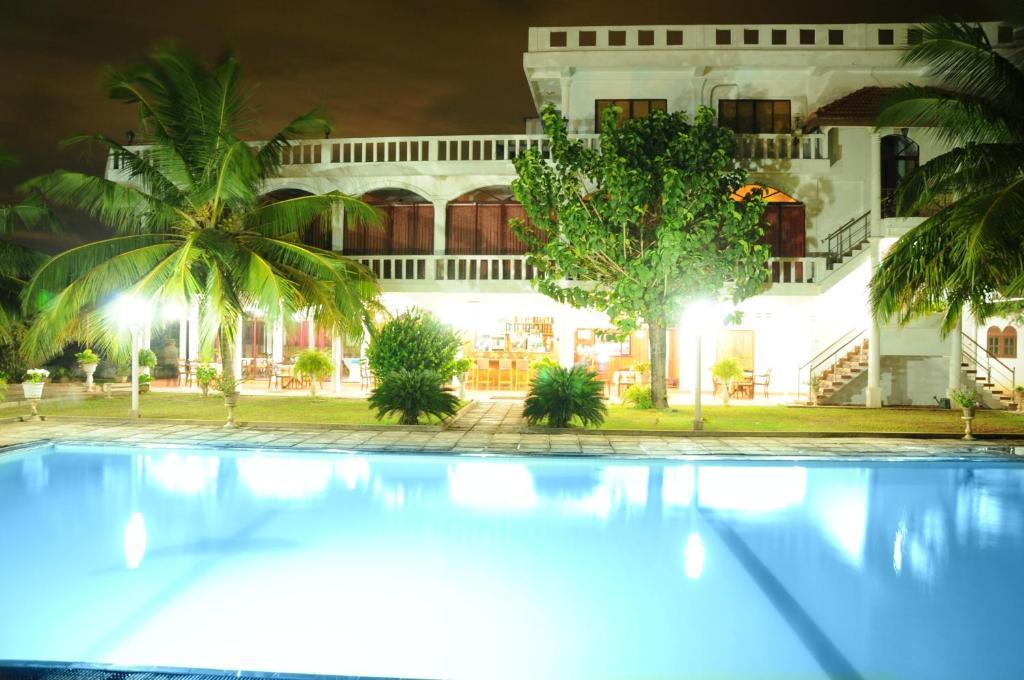Hotel Lagoon Paradise Negombo Exterior photo