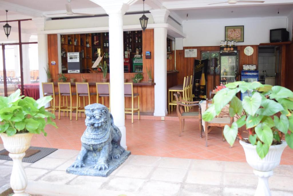 Hotel Lagoon Paradise Negombo Exterior photo