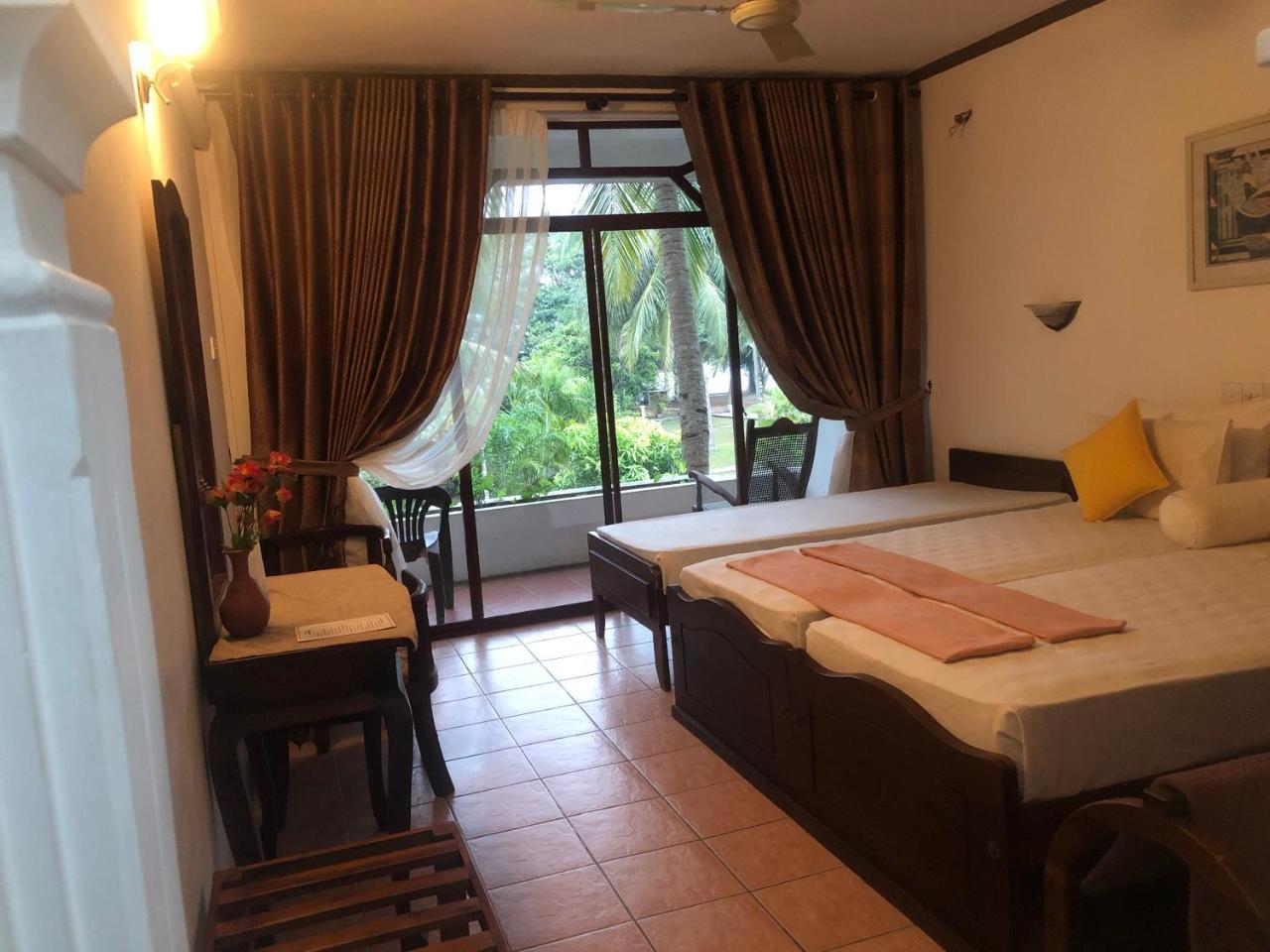 Hotel Lagoon Paradise Negombo Exterior photo